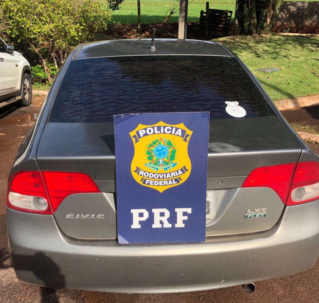 Carro com registro de roubo em Londrina é recuperado pela PRF na BR-277