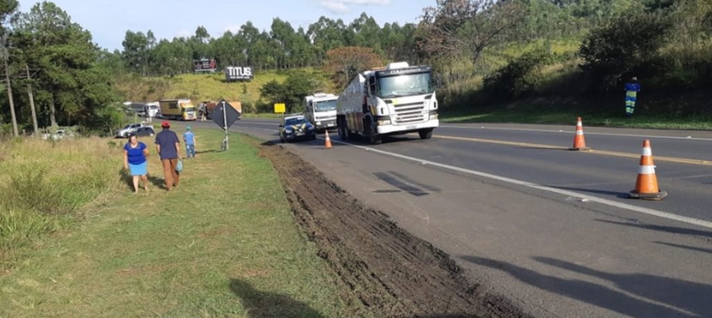 Idosa morre após ser atropelada na BR-376 em Ortigueira