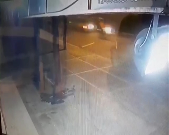 Veja: câmera flagra carro perseguindo Amanda Amorim no Bairro Canadá