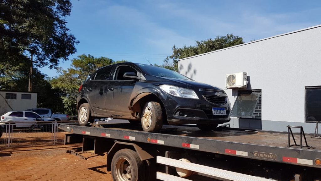 Carro com registro de furto é recuperado pela PM no Turisparque Carro com registro de furto é recuperado pela PM no Turisparque