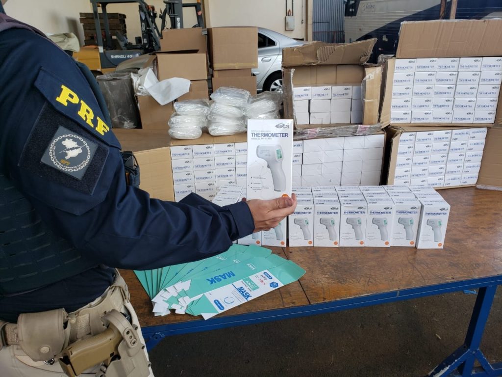 PRF apreende grande quantidade de mercadorias contrabandeadas na BR-369, em Londrina