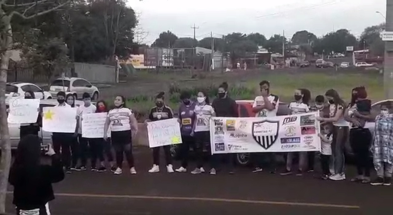 Amanda Amorim: amigos prestam homenagem a jovem que faleceu em grave acidente de trânsito