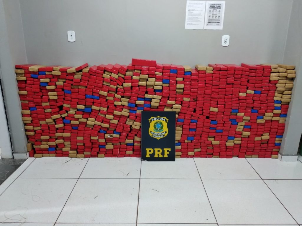 PRF apreende 650 quilos de maconha em Nova Laranjeiras