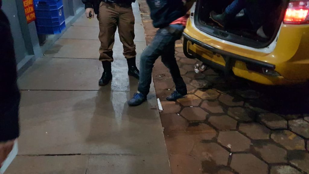 Dupla é detida por furto em Cascavel