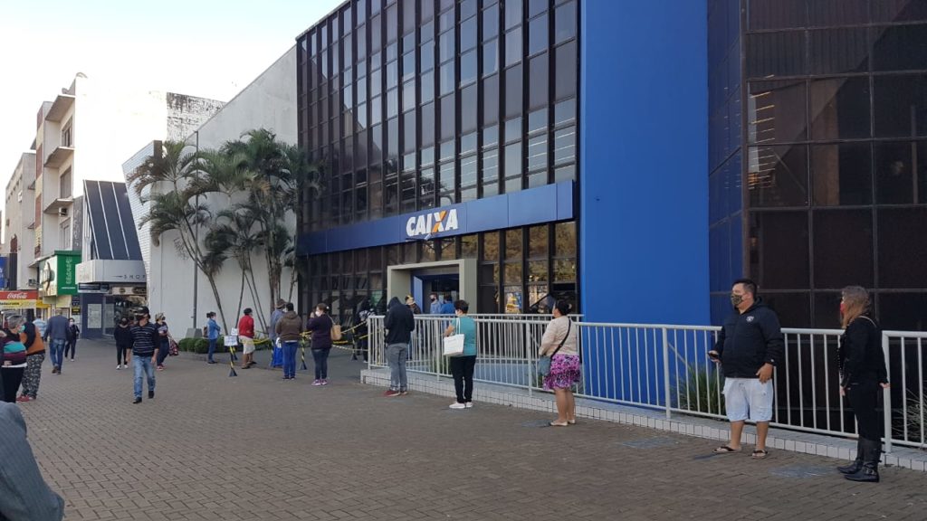 Auxílio emergencial: agência da Caixa abrirá para atendimento neste sábado