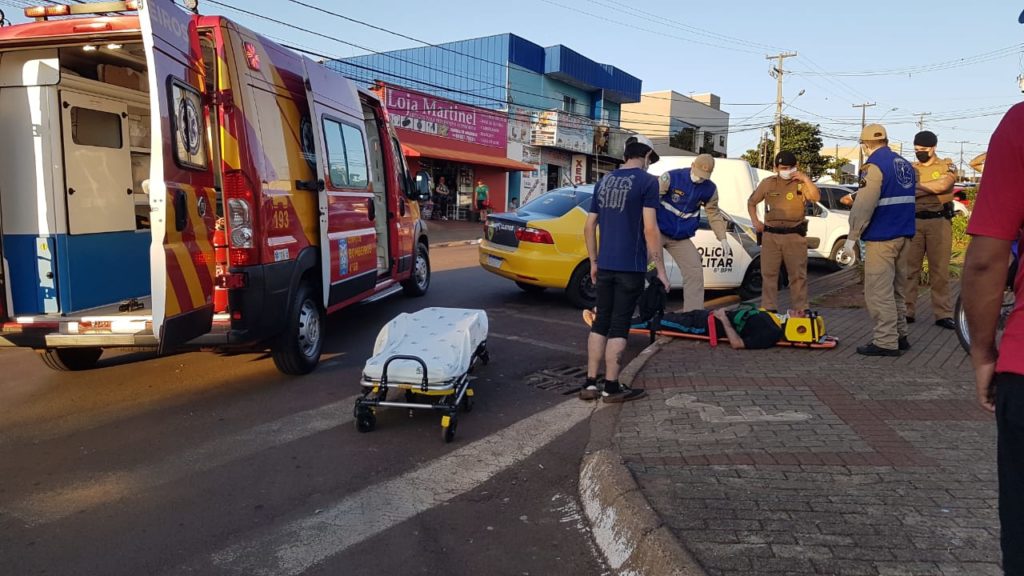 Homem fratura nariz ao sofrer queda em calçada na Avenida Papagaios, no Floresta