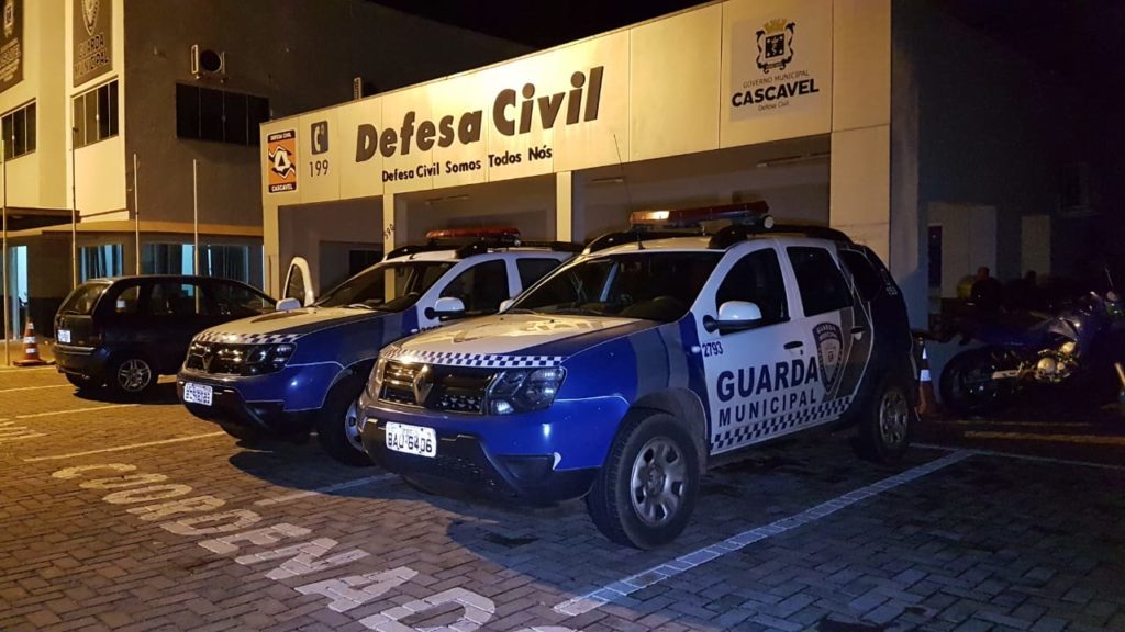 Em horário novo, toque de recolher é fiscalizado por equipes de segurança pública em Cascavel