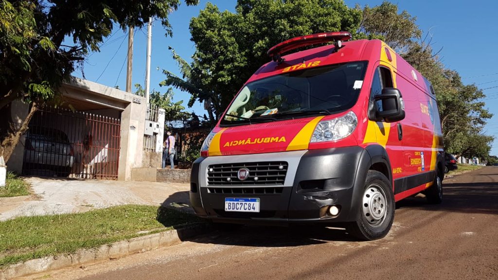 Idoso fica ferido ao cair de cerca de dois metros no Santa Cruz