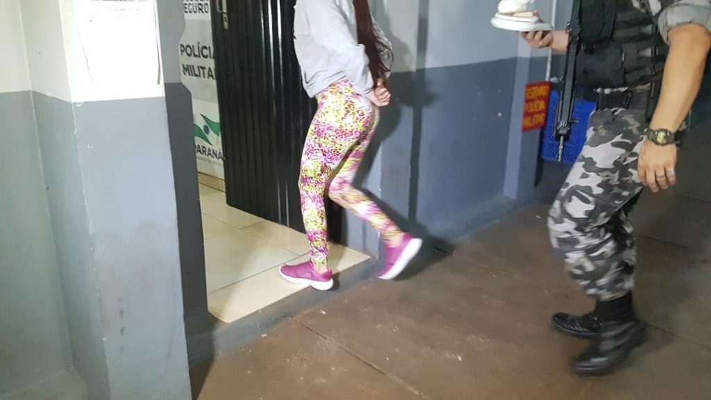 Mulher é detida pela PM com cocaína e dinheiro no Conjunto Riviera