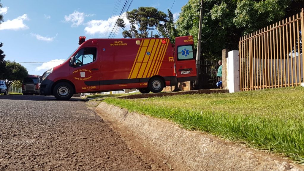 Idosa de 82 anos é socorrida no Bairro Pioneiros Catarinenses
