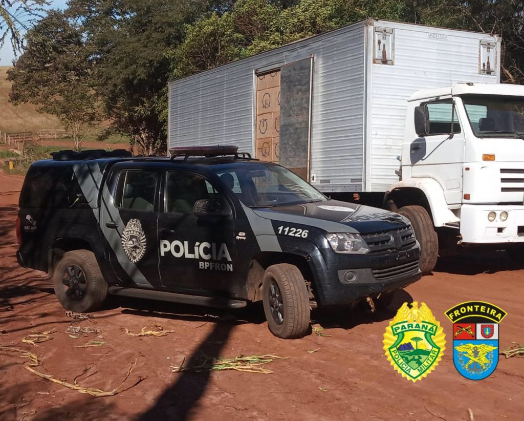 BPFron apreende caminhão carregado com 600 caixas de cigarros em Terra Roxa