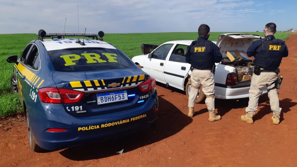 Carro de Cascavel com 403 kg de maconha é apreendido pela PRF na BR-369, em Corbélia