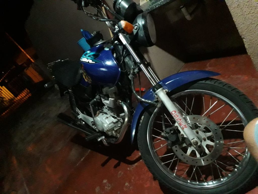 Motocicleta Honda é furtada no Bairro Santa Felicidade