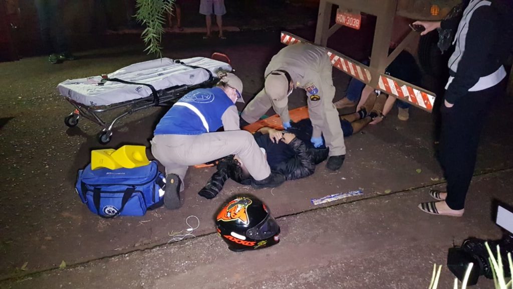 Motociclista atinge traseira de carreta estacionada no Bairro Nova Cidade