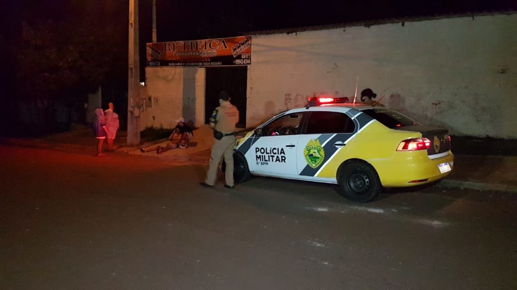 Jovem de 19 anos é gravemente ferido por golpes de faca no Bairro Tarumã