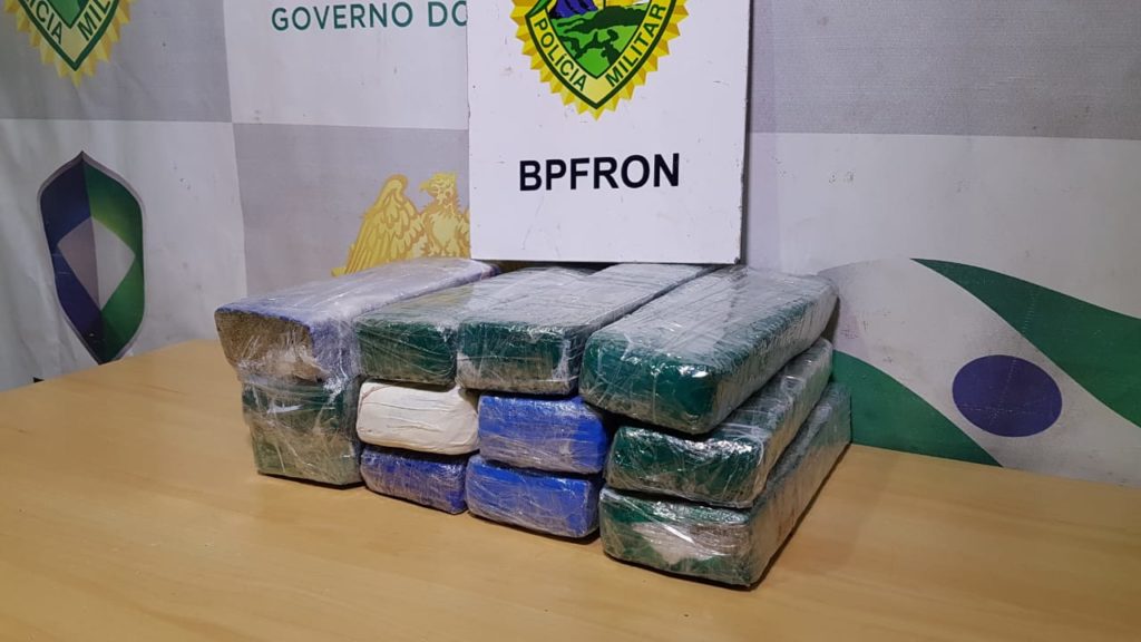 BPFron apreende adolescente que transportava 12 quilos de maconha em ônibus