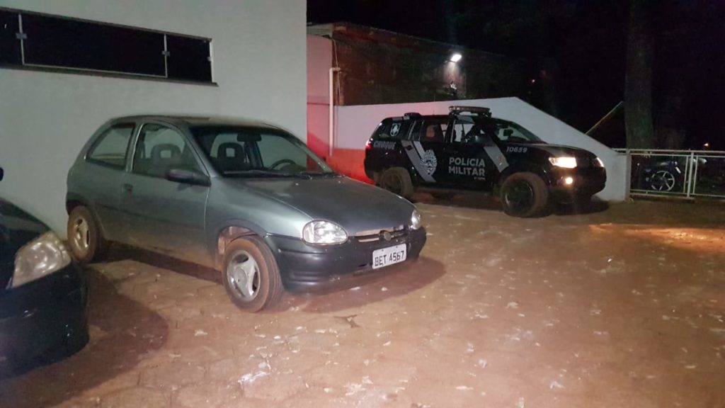 Corsa com registro de furto é recuperado pela PM