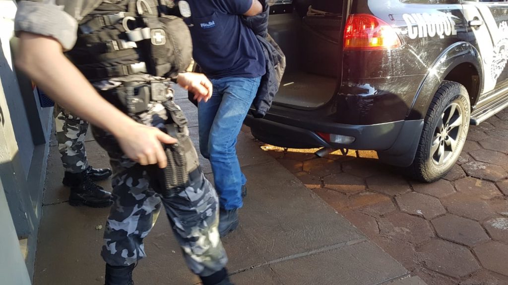 Em ação no Country, PM prende casal e apreende cerca de R$ 10 mil em cocaína