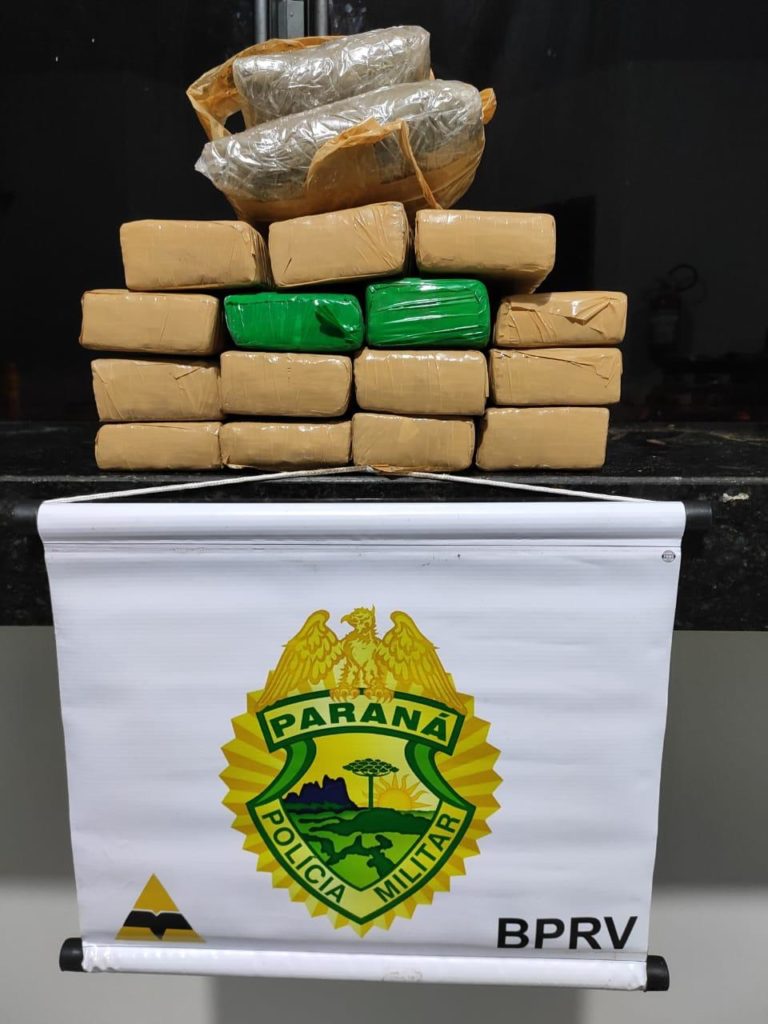 Passageira de ônibus é presa com tabletes de maconha prensada e em pó durante ação da PRE em Iporã