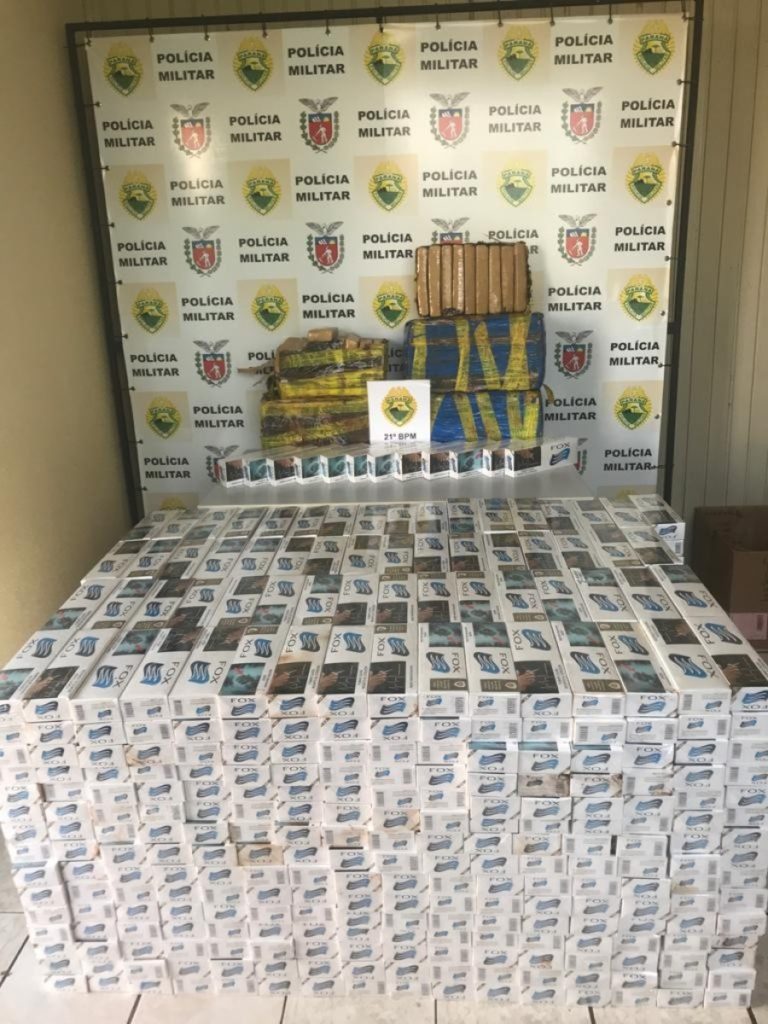 PM apreende Kadett com grande quantidade de cigarros e drogas