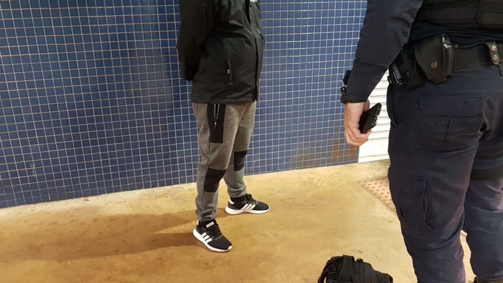 Guarda Municipal detém homem que pichava no Terminal Leste