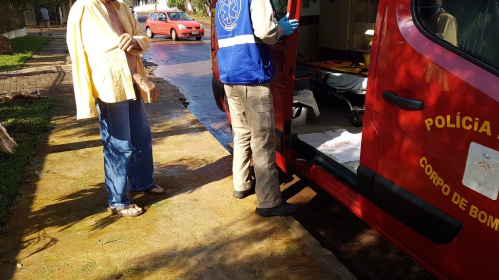 Idoso sofre luxação no ombro em queda no Bairro Esmeralda