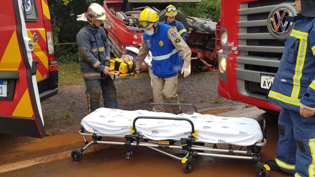 Motorista ferido em grave acidente na PR-180 tem estado de saúde estável