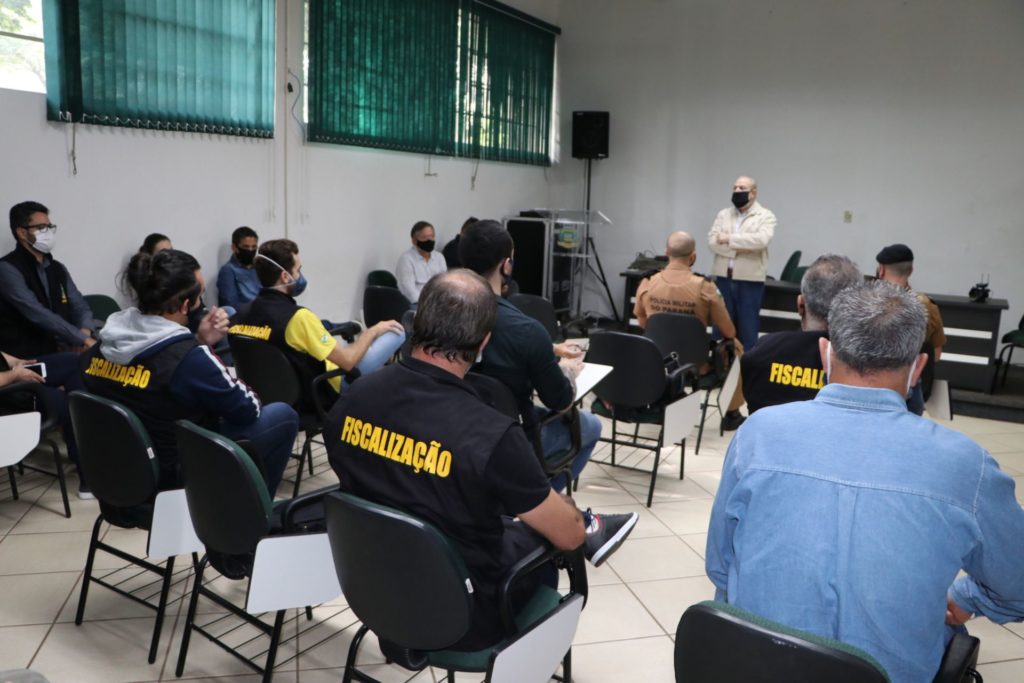 Fiscalização aplica 10 multas por desrespeito a decreto em Campo Mourão
