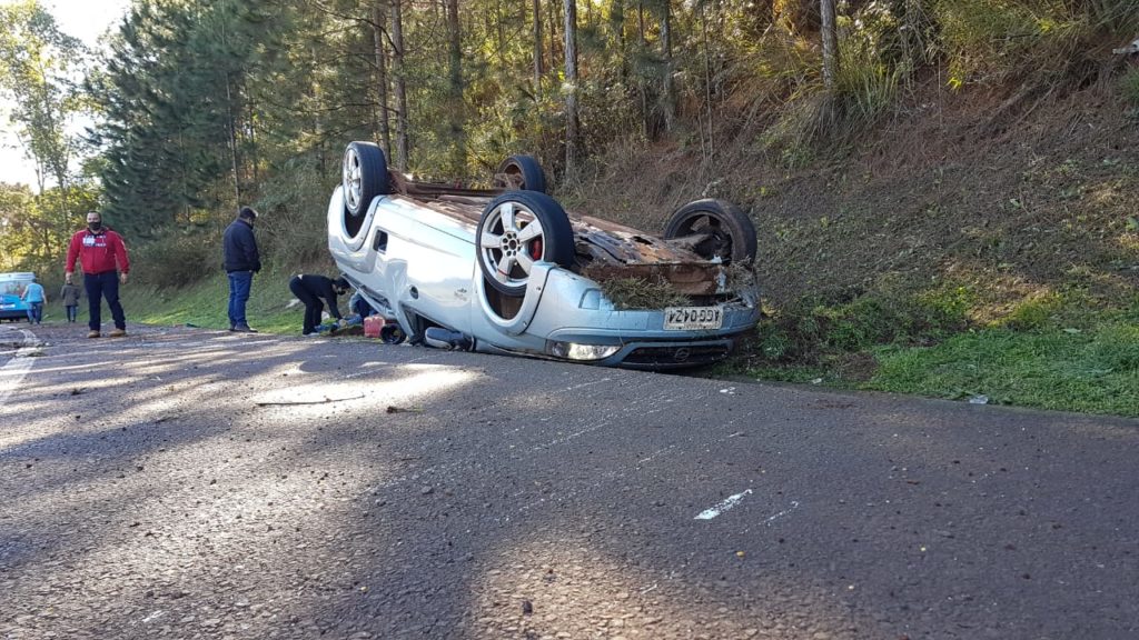 Homem fica ferido em capotamento na BR-467