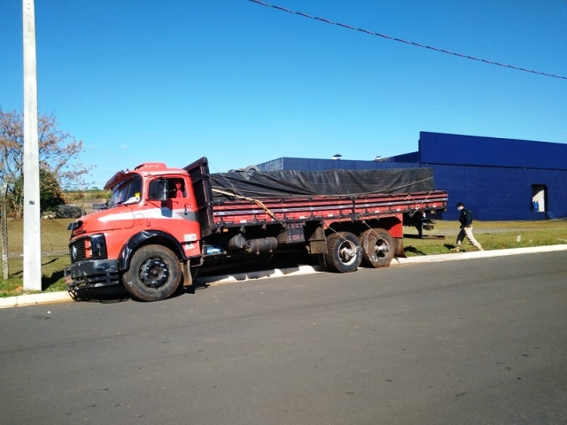 Motorista morre atropelado ao pular de caminhão sem freio em Ponta Grossa | CGN