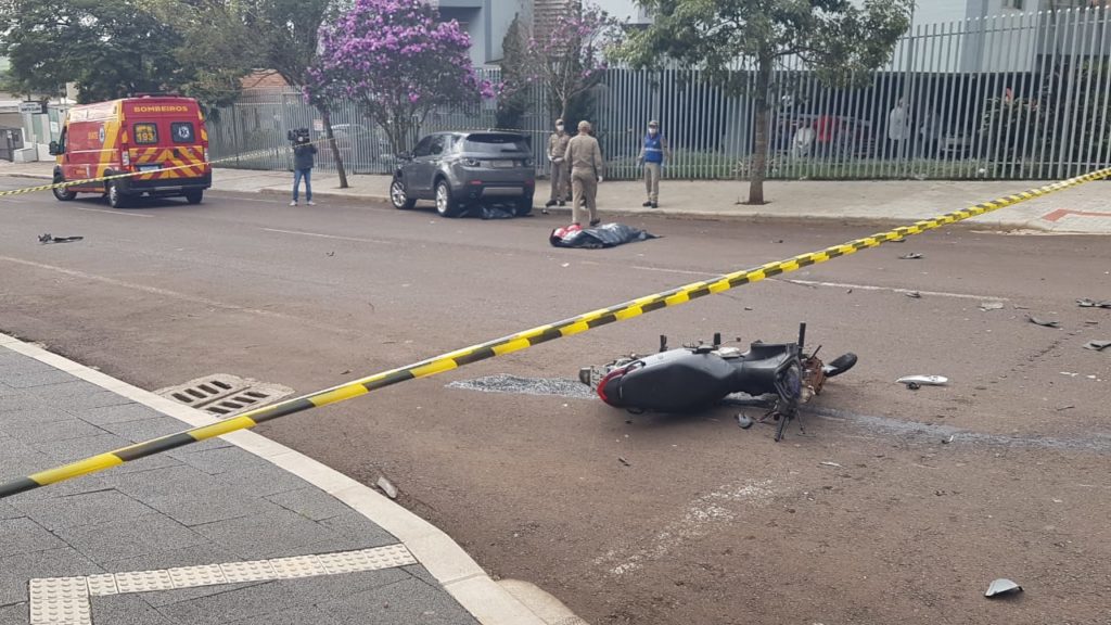 Polícia Civil procura testemunha de acidente em que duas pessoas morreram na Rua Minas Gerais