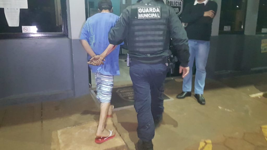 Rapaz com moto furtada é detido por equipe da Guarda Municipal