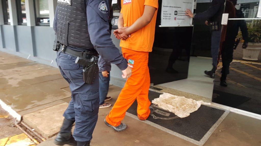 Homem é detido pela GM acusado de violência doméstica