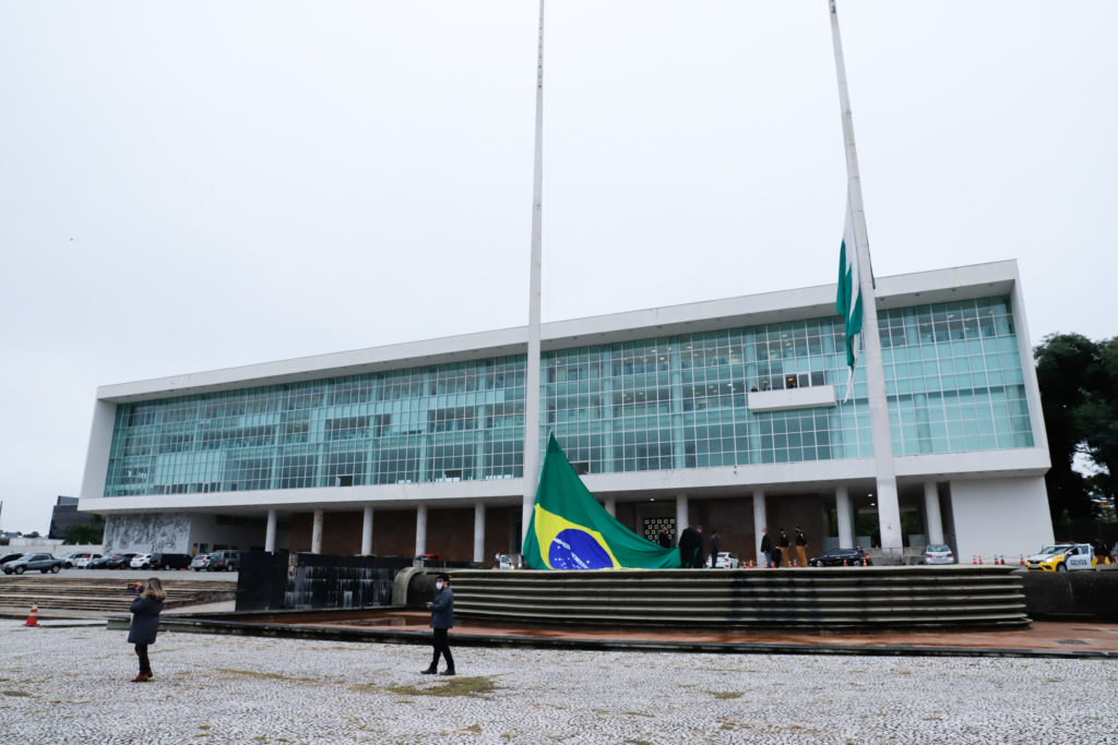 TCE-PR envia questionários para avaliar as Contas do Governador de 2020