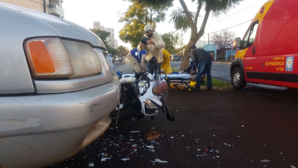 Motociclista fica ferido em colisão no Bairro Pacaembu