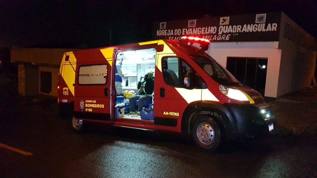 Jovem ferido é socorrido pelo Siate no Bairro Novo Milênio