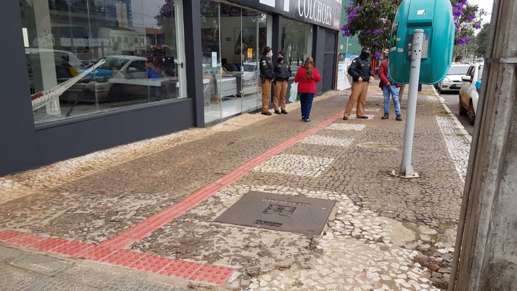 Empresas voltam a ser fiscalizadas na Avenida Brasil