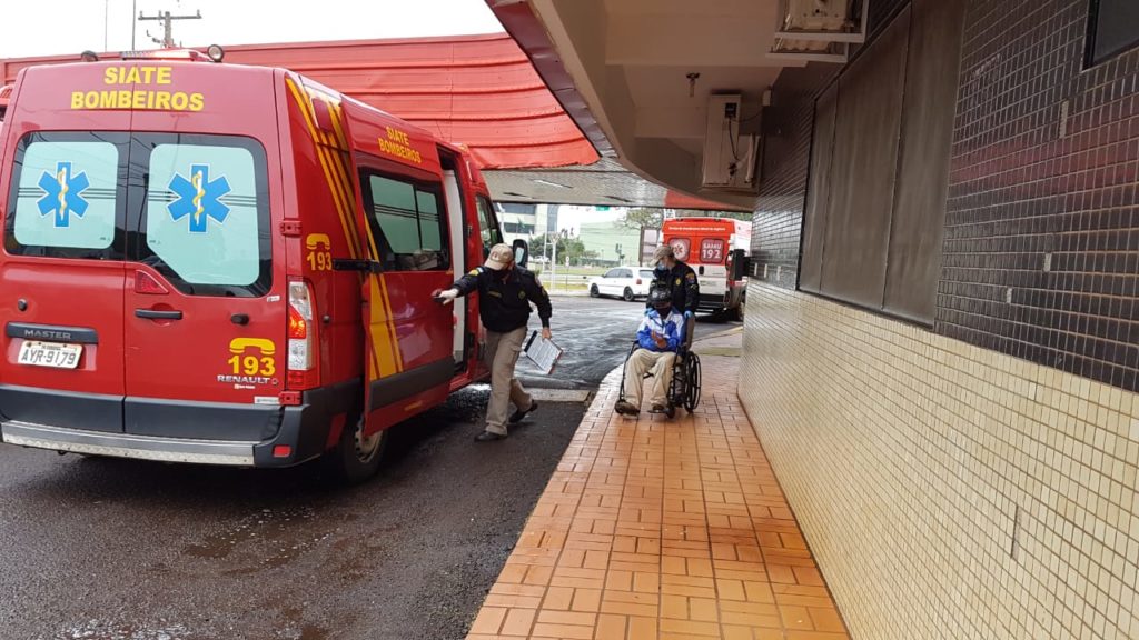 Trabalhador sofre acidente com lixadeira e recebe atendimentos dos Bombeiros
