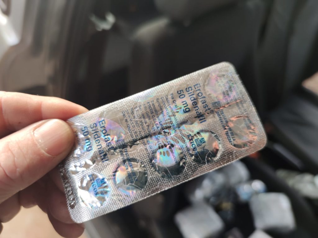 Medicamentos e eletrônicos são apreendidos na BR-277