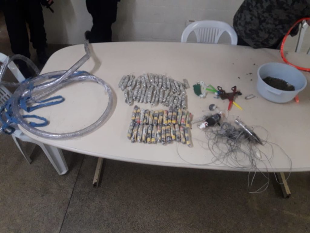 Agentes de Foz do Iguaçu interceptam mais materiais que chegaria a presos