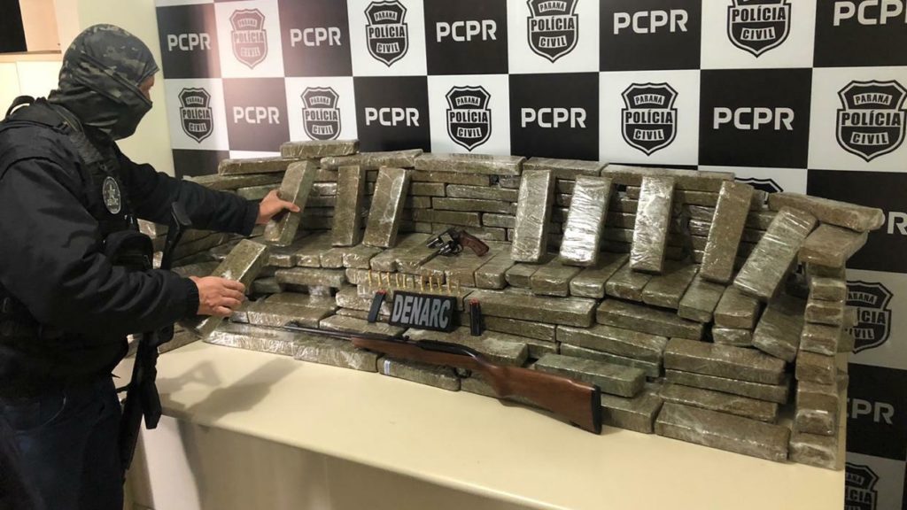 Mais de 200 quilos de maconha são apreendidos em chácara
