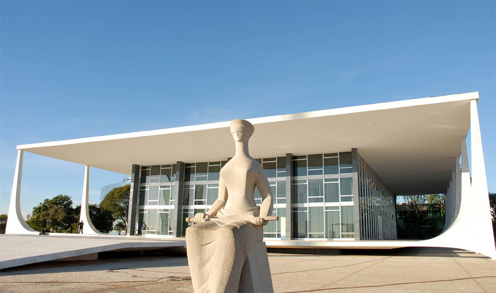 Após contaminações, STF avalia novos protocolos contra covid-19