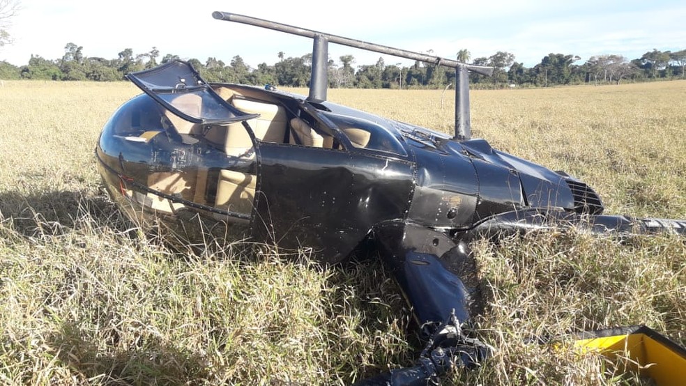 Helicóptero faz pouso forçado e polícia encontra mala com R$ 500 mil Imagem referente a Helicóptero faz pouso forçado e polícia encontra mala com R$ 500 mil