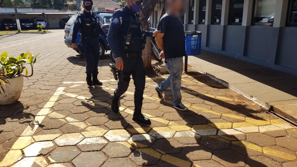 Pai agride a filha e acaba detido em ação da Guarda Municipal