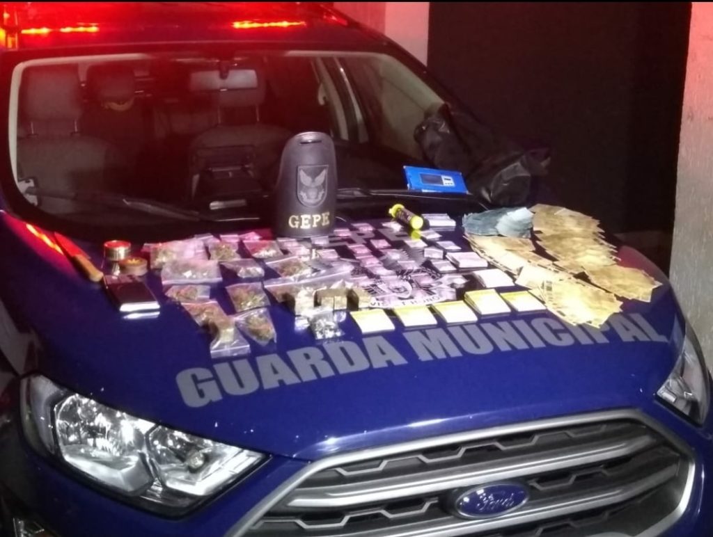 GM desmantela esquema de delivery de drogas em Londrina