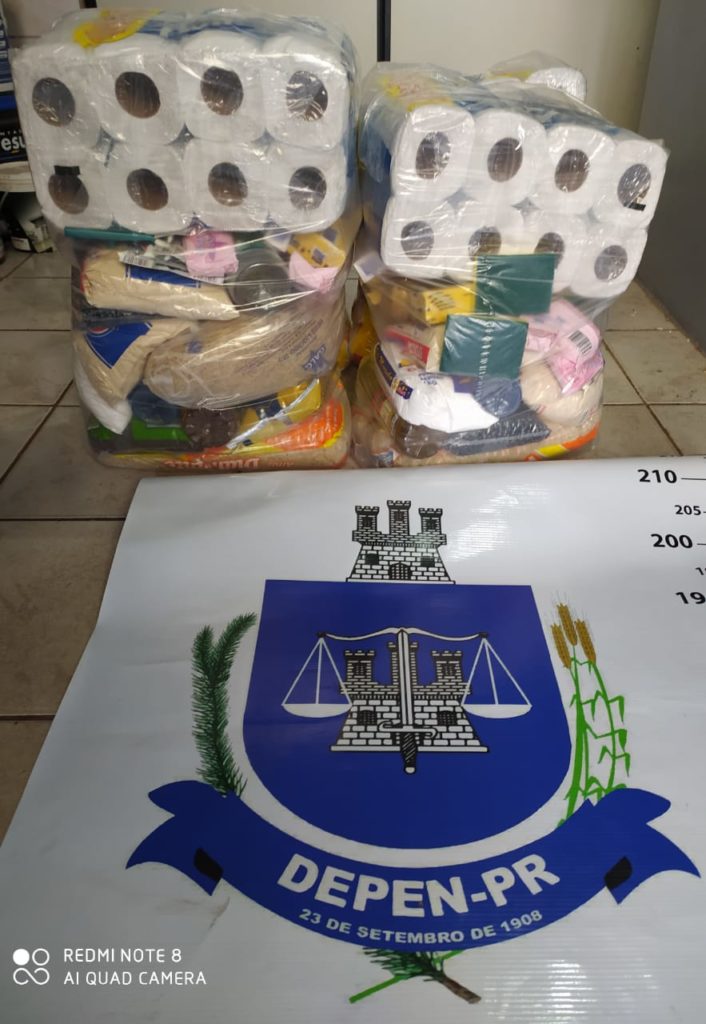 Agentes penitenciários doam cestas de alimentos a famílias carentes de Marechal Cândido Rondon