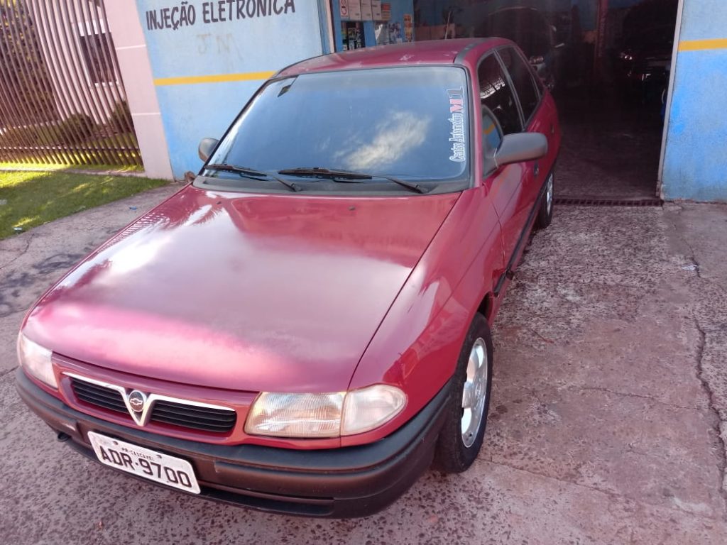Astra é furtado na Rua Jorge Lacerda