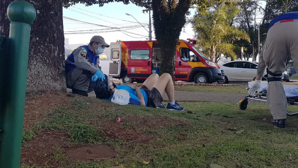 Homem fica ferido em acidente entre bicicletas