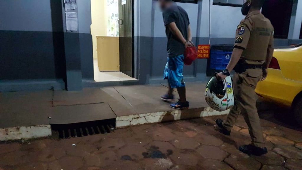 Com moto furtada, jovem de 18 anos é detido no Brasmadeira