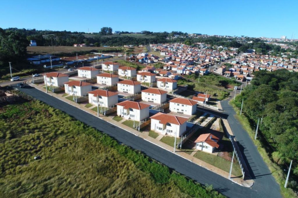 Carambeí: 154 famílias de recebem novas casas nesta semana Carambeí: 154 famílias de recebem novas casas nesta semana